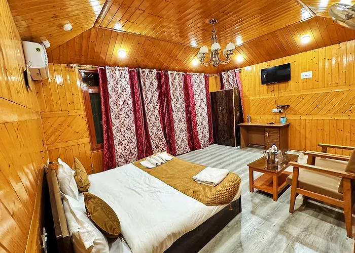 Roseline Inn