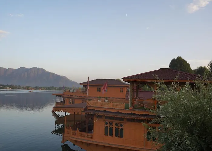 Harmukh Houseboat By Stay Pattern