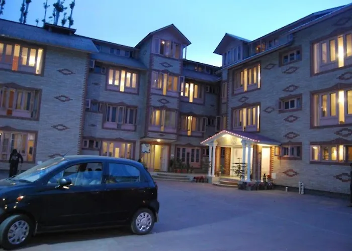 Hotel Sterling , Srinagar