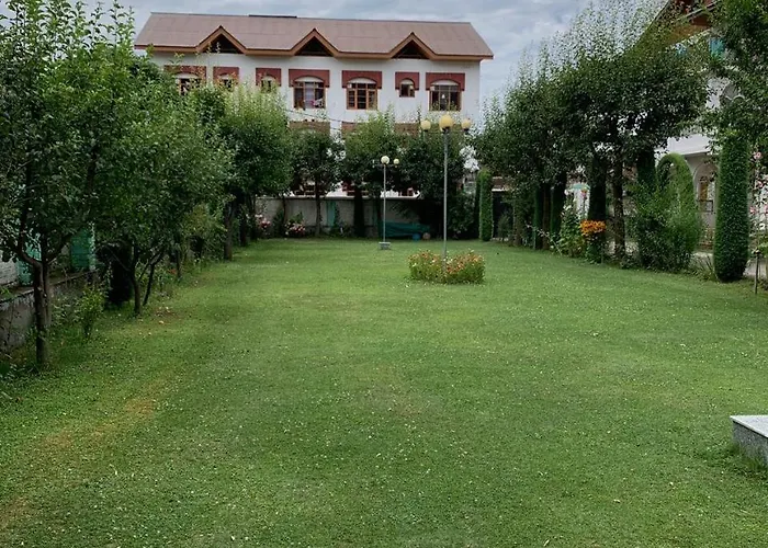 Nigeen Resort