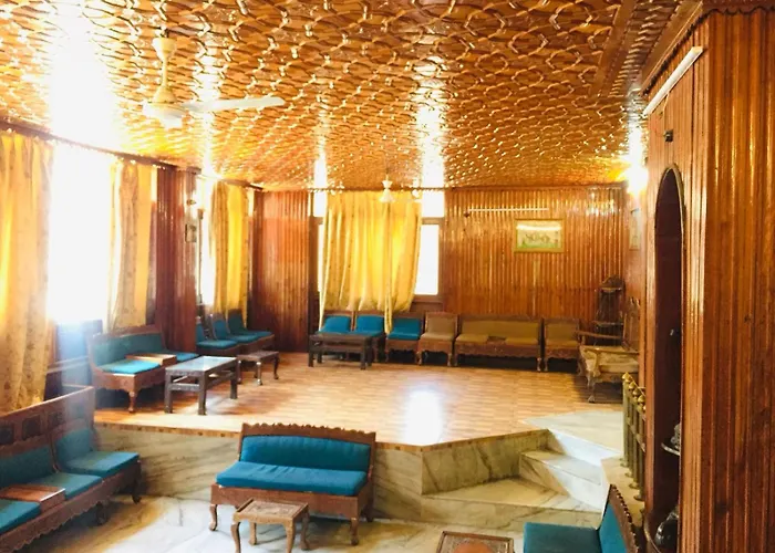 Kashmir Hill Town
