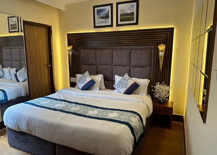 Srinagar Luxury Escape - Dilan Residency