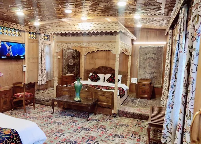 Royal Dandoo Palace, Srinagar
