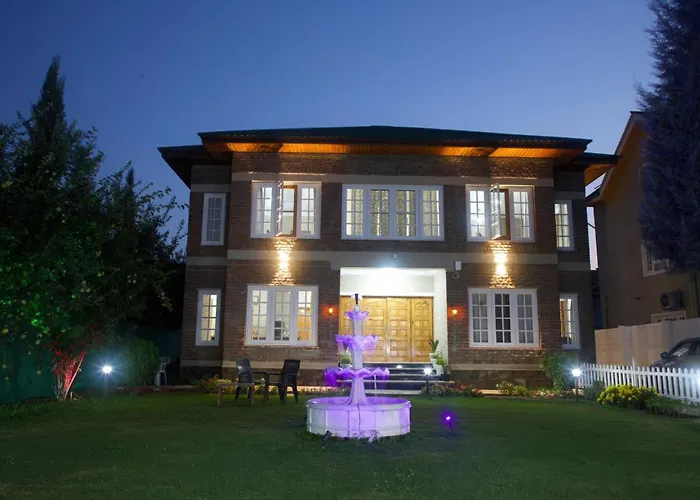 Gulberg Cottage By Stay Pattern