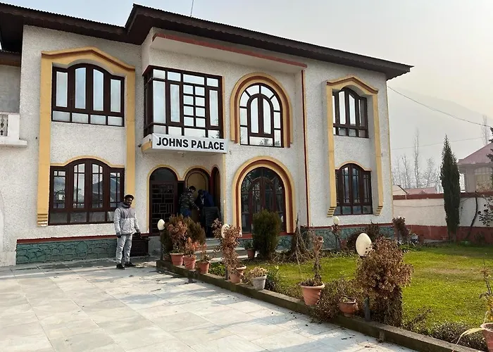 Hotel Johns Palace