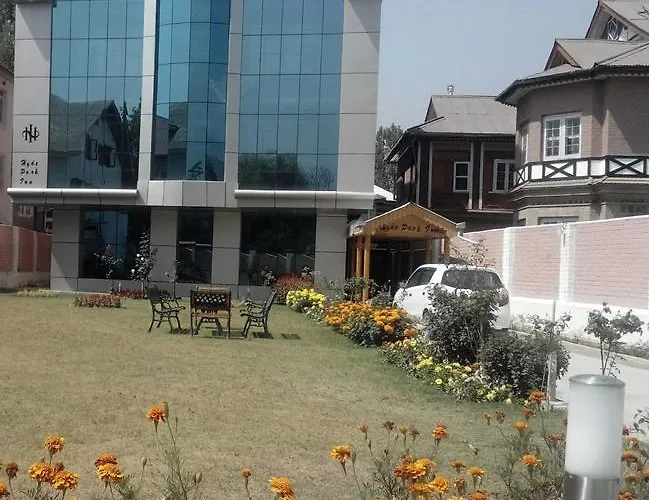 The Hyde Park Inn