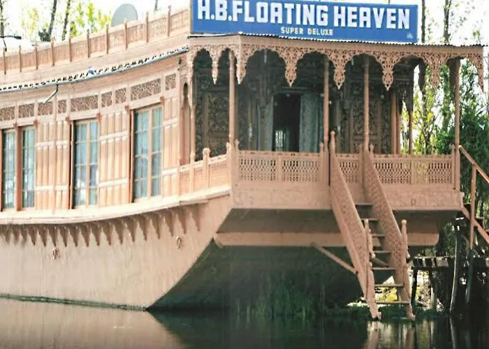 Floating Heaven Group Of Houseboats