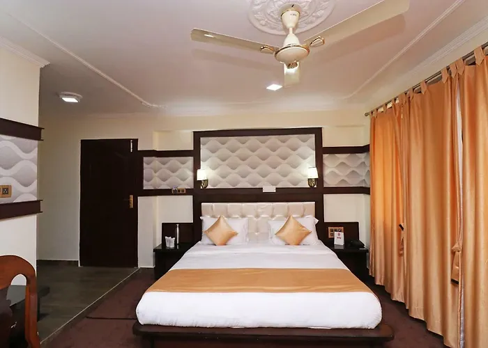 Oyo 22081 Hotel Shree Mazda