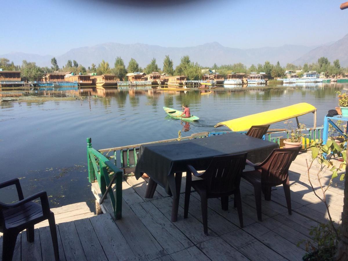 Houseboat Altaf And Transportation 4* Srinagar (Jammu and Kashmir)