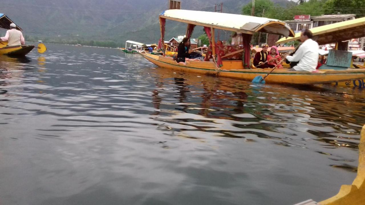 Houseboat Zaindari Palace 4*