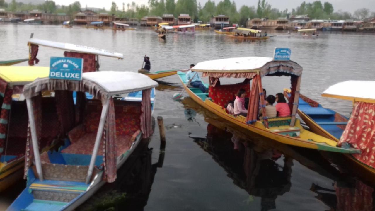Houseboat Zaindari Palace Srinagar (Jammu and Kashmir)