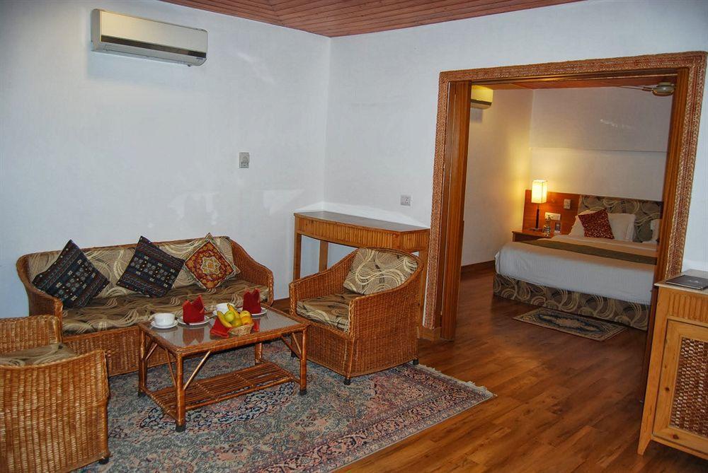Hotel Heevan Srinagar (Jammu and Kashmir)