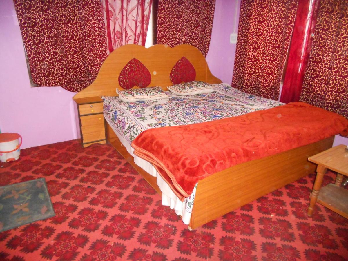 Alamdar Guest house