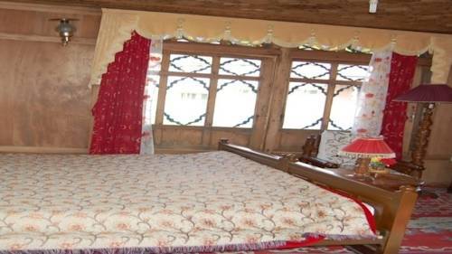 Houseboat Taj Palace Srinagar (Jammu and Kashmir)