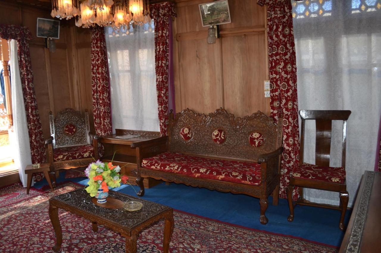 Houseboat Sumbul Srinagar (Jammu and Kashmir)