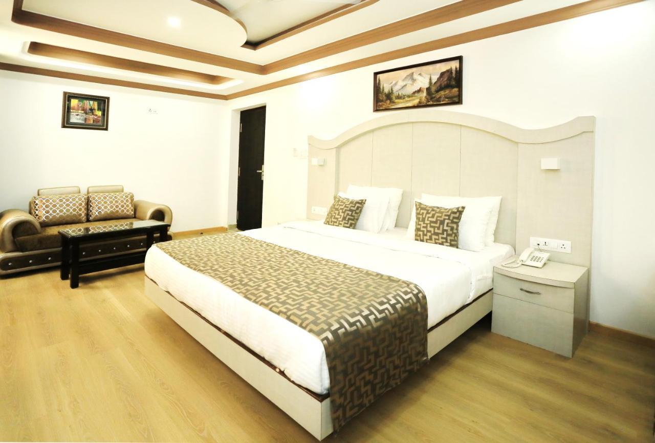 Crown Plaza Residency 3* Srinagar (Jammu and Kashmir)