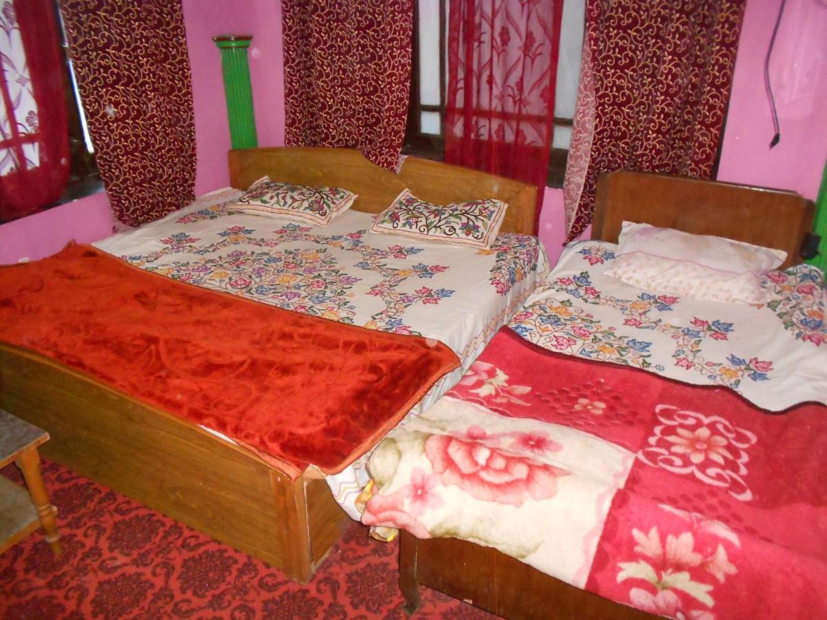 Alamdar Srinagar (Jammu and Kashmir)