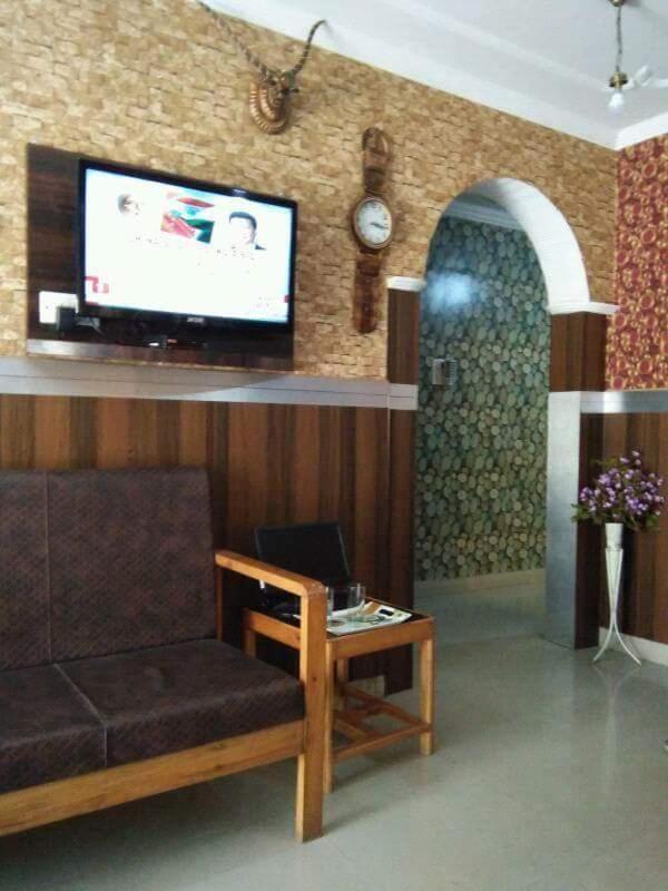Kashmir Hotel Srinagar (Jammu and Kashmir)