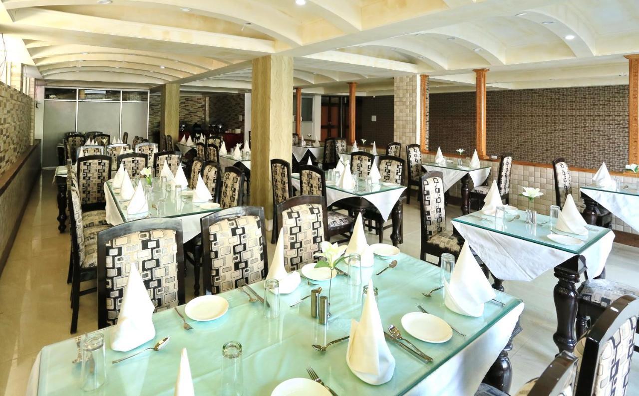 Crown Plaza Residency 3* Srinagar (Jammu and Kashmir)