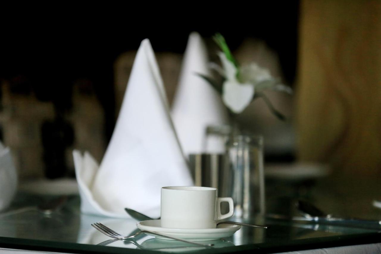 Hotel Crown Plaza Residency