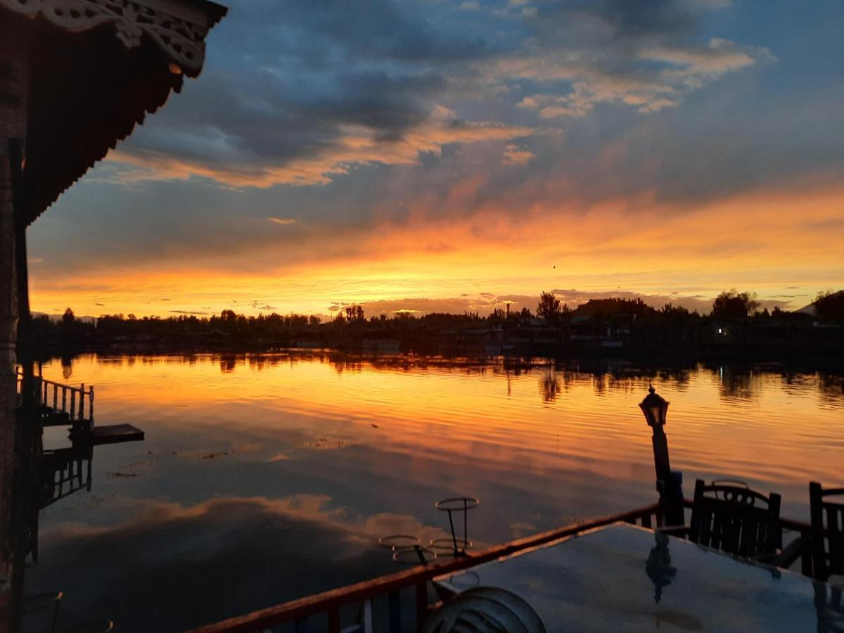Botel Chicago Group Of Houseboats 4*