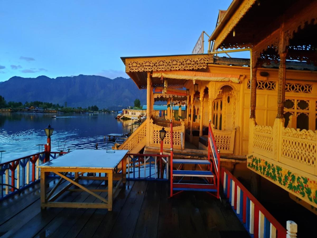 Botel Chicago Group Of Houseboats Srinagar (Jammu and Kashmir)