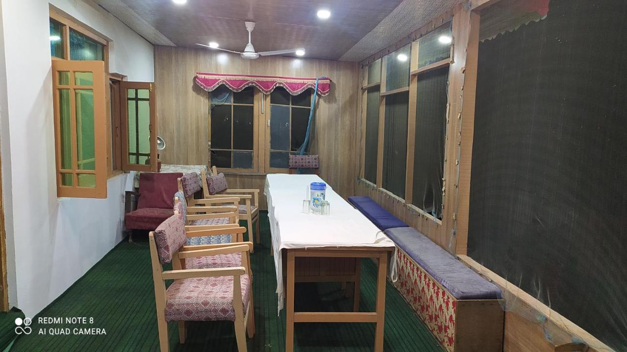 Hotel New Heaven Canal Srinagar (Jammu and Kashmir)