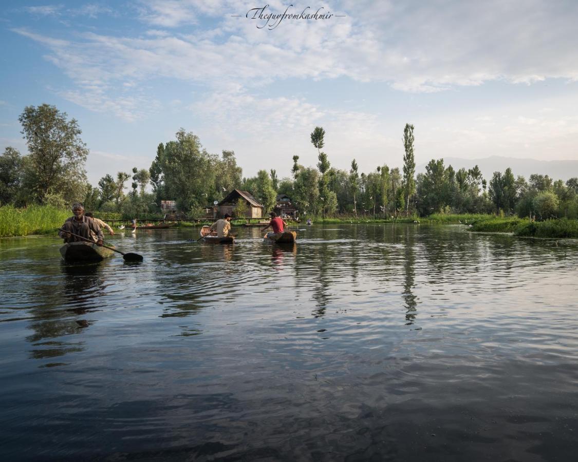 Welcomheritage Gurkha Houseboats Hotel 4*