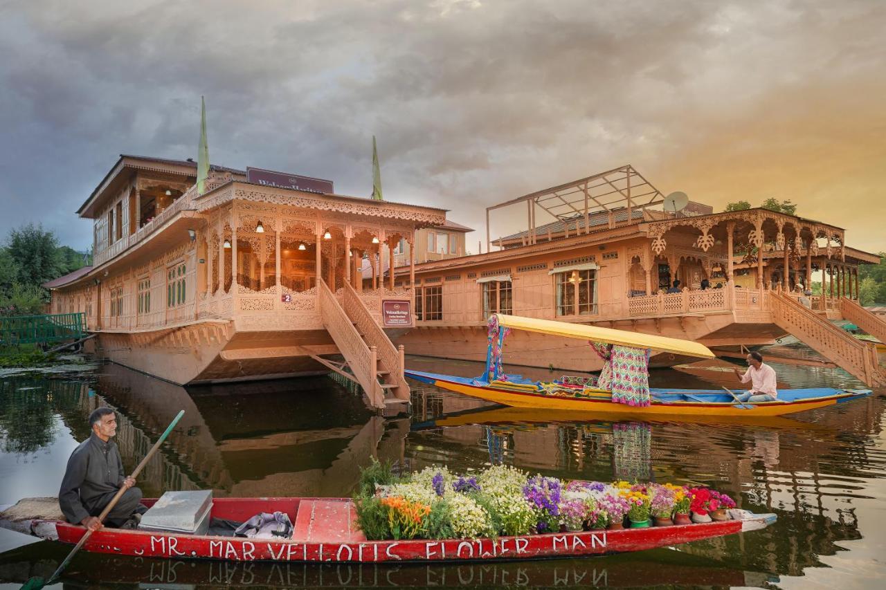 Hotel Welcomheritage Gurkha Houseboats Srinagar (Jammu and Kashmir)