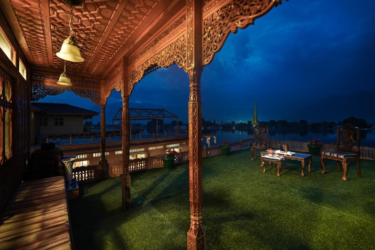 Welcomheritage Gurkha Houseboats 4* Srinagar (Jammu and Kashmir)