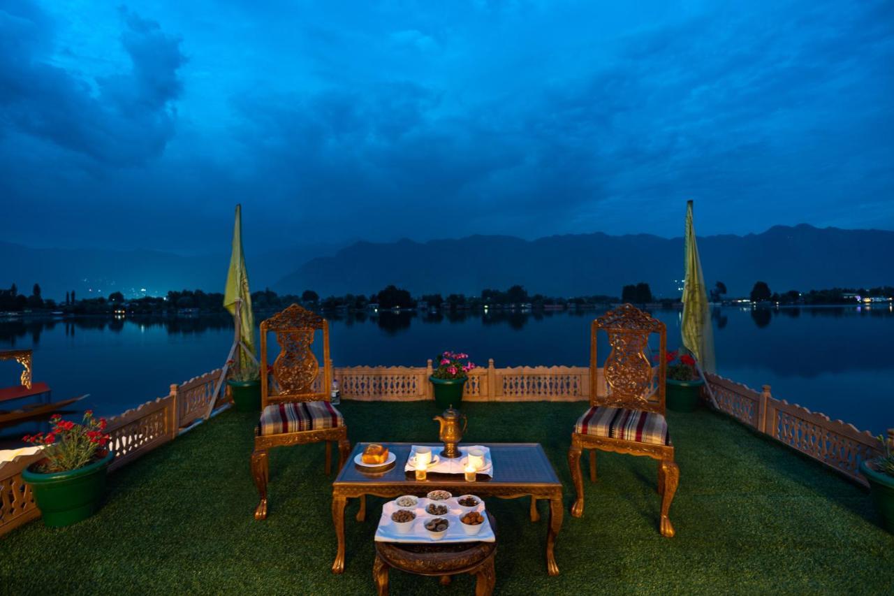 Welcomheritage Gurkha Houseboats 4* Srinagar (Jammu and Kashmir)