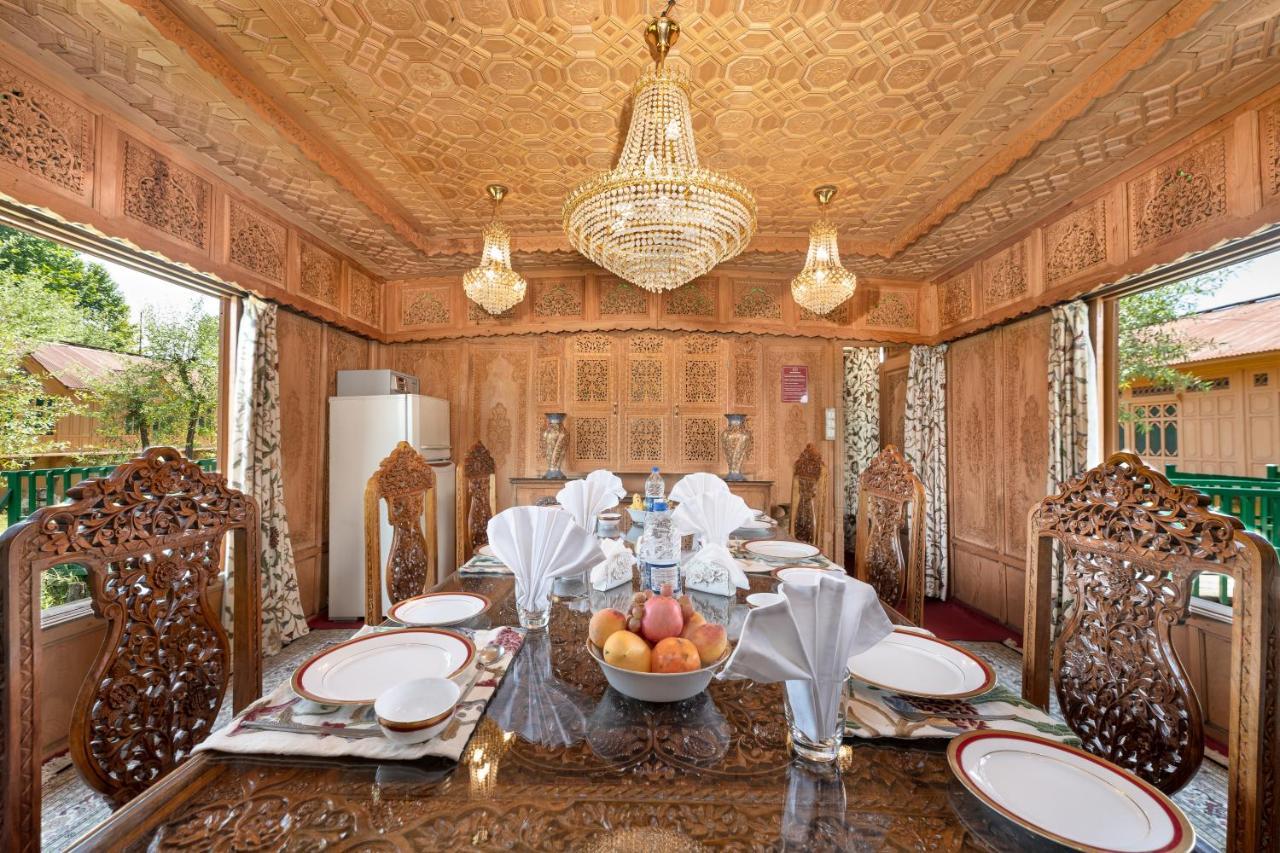 Welcomheritage Gurkha Houseboats 4* Srinagar (Jammu and Kashmir)