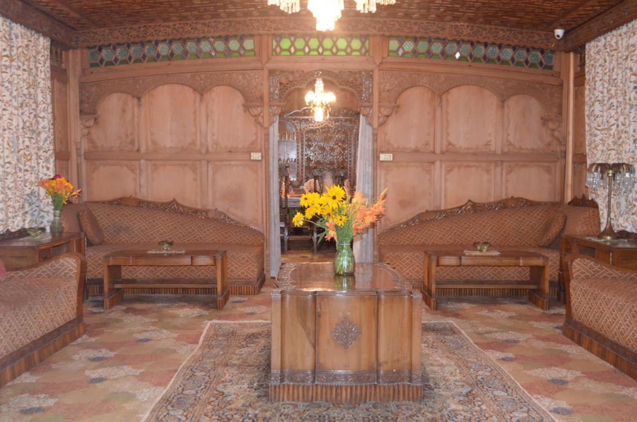 Hotel New Alexandra Houseboats Srinagar (Jammu and Kashmir)