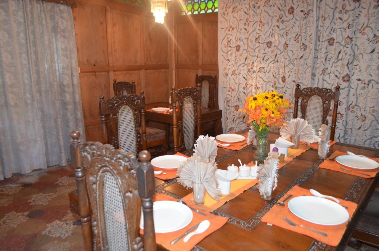 New Alexandra Houseboats Hotel 3*