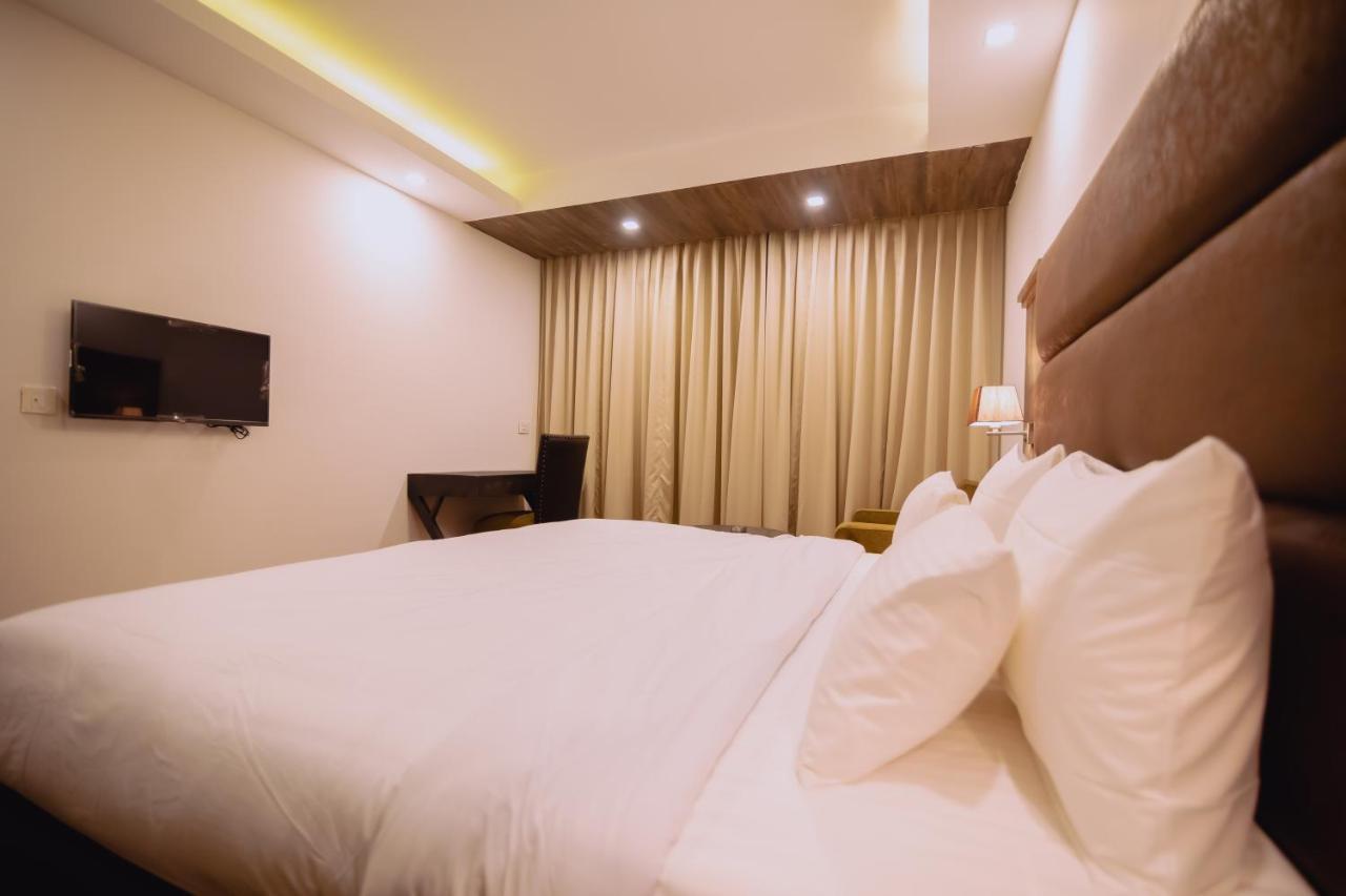 The Azara 4* Srinagar (Jammu and Kashmir)