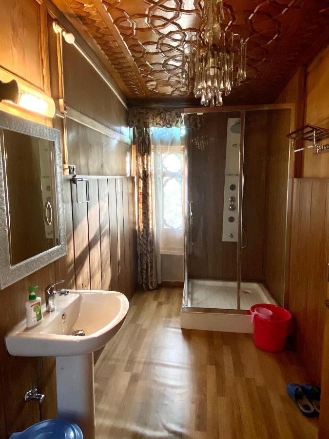 Green Paradise Houseboat 4* Srinagar (Jammu and Kashmir)