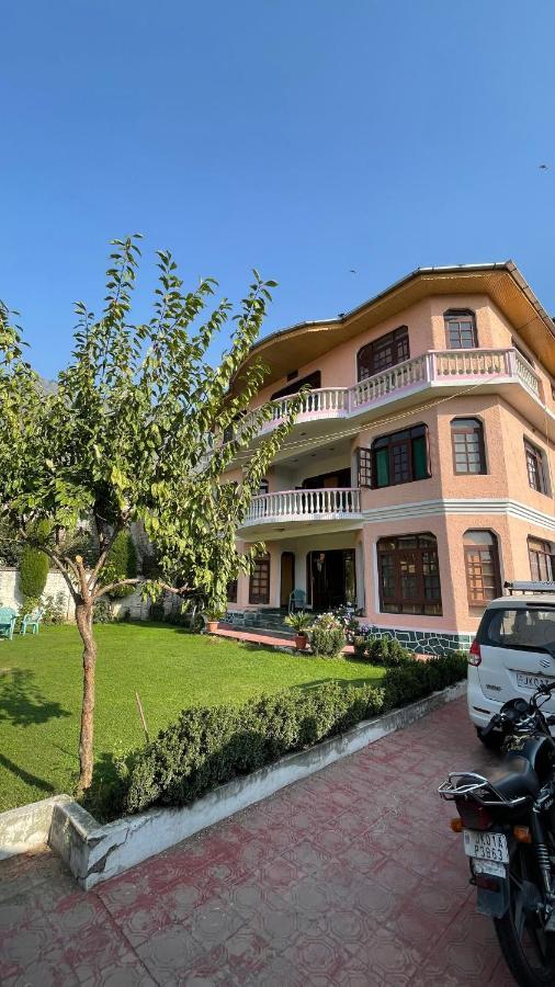 Bed & Breakfast Dilaram 3*