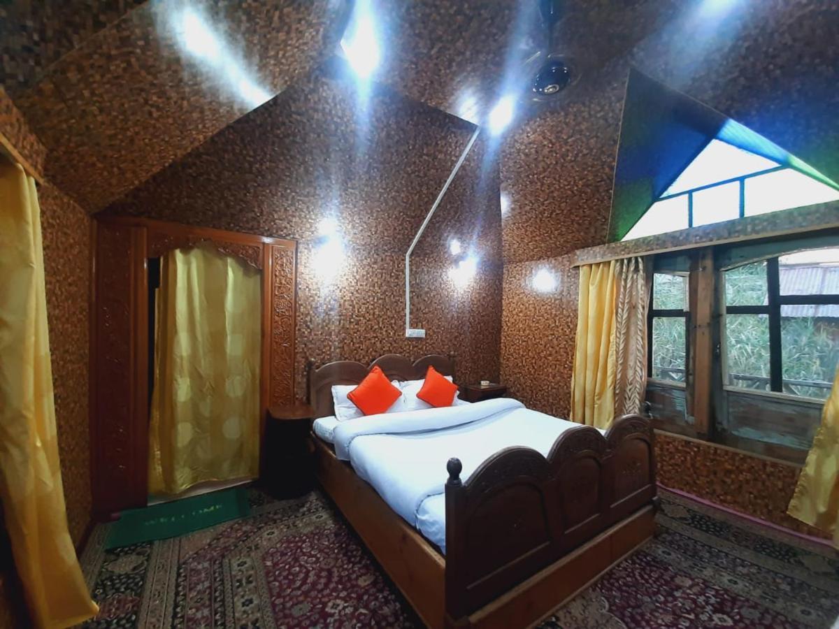 Hotel New Silver Jubilee Heritage Group Of Houseboats 3*