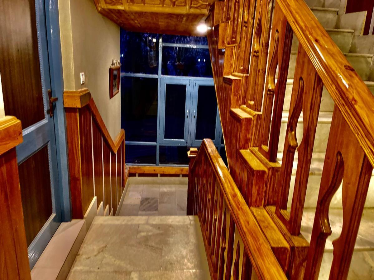 Hotel Lake Avenue, Dal Lake By Pattern 3*