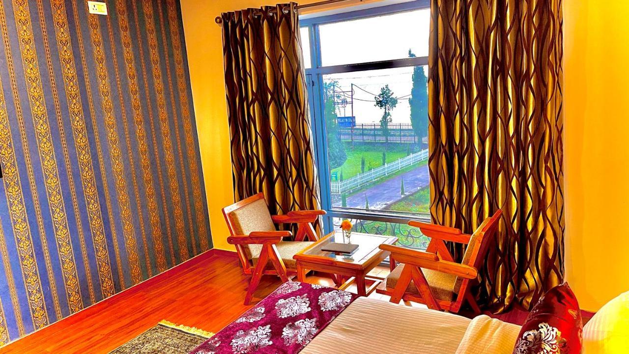 Lake Avenue, Dal Lake By Pattern Hotel 3*