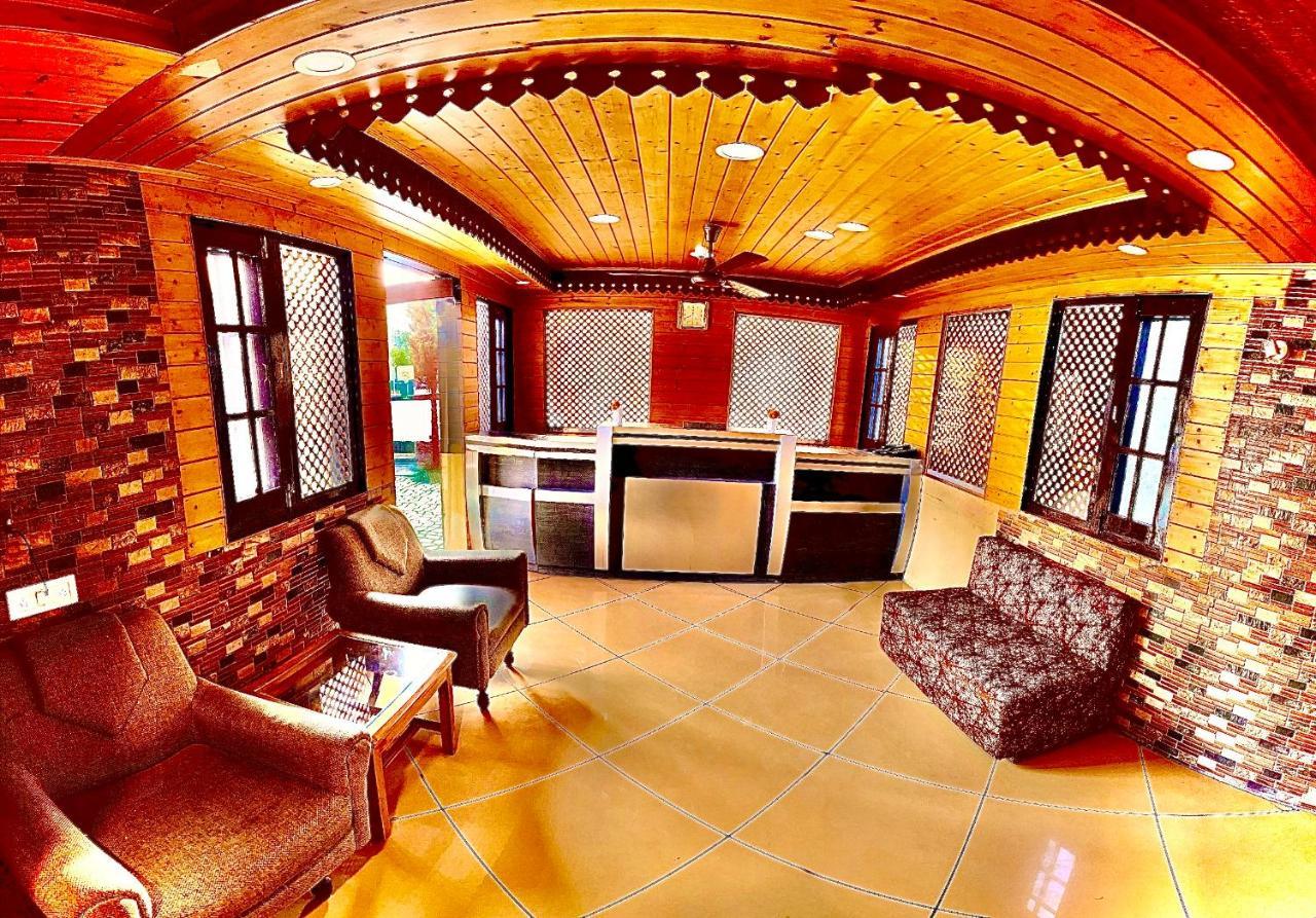 Hotel Lake Avenue, Dal Lake By Pattern Srinagar (Jammu and Kashmir)