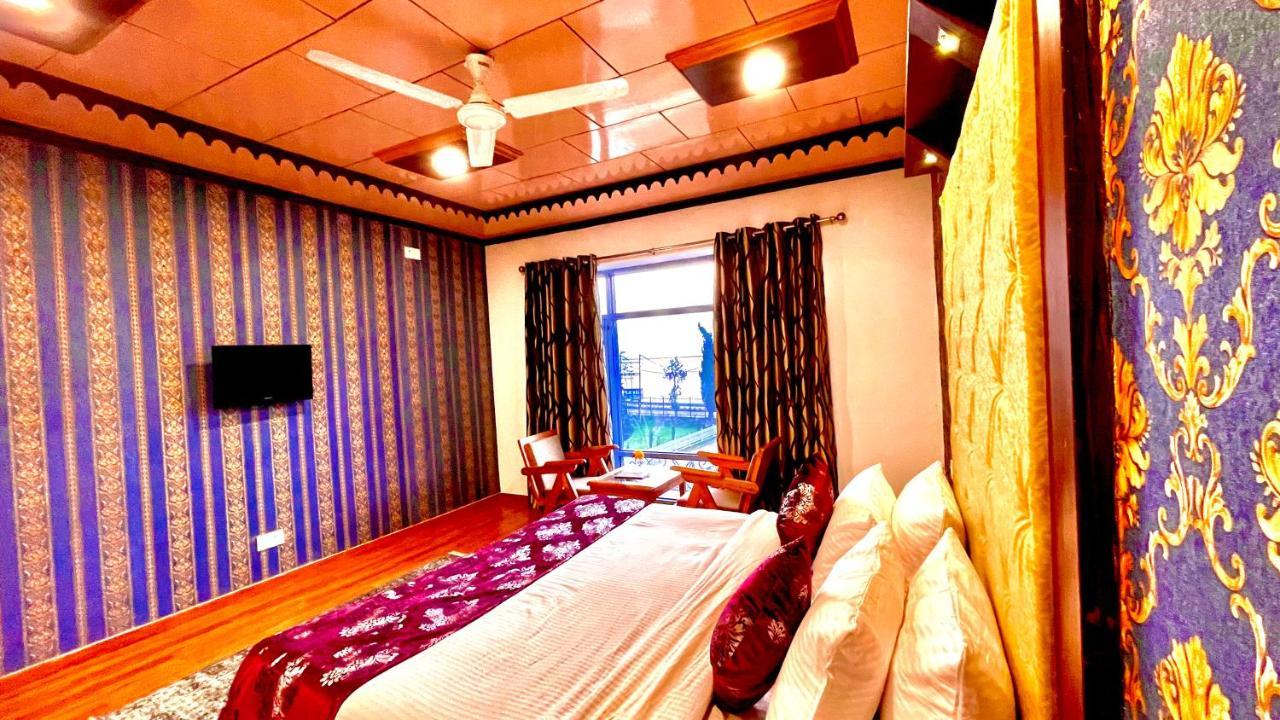 Lake Avenue, Dal Lake By Pattern Hotel 3*