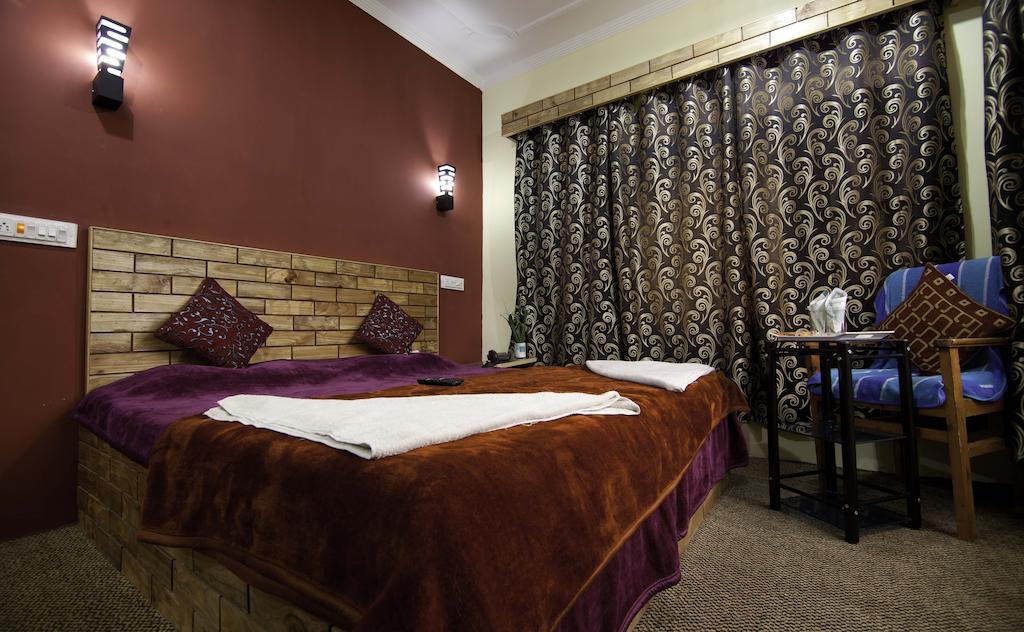 Kashmir Hotel 2*