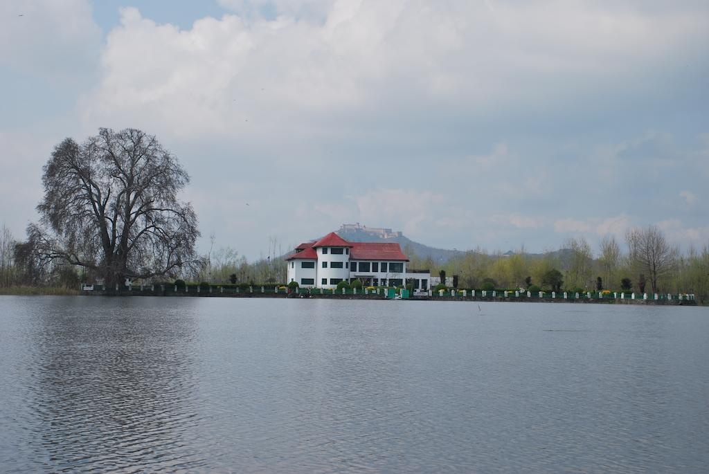 Kashmir 2* Srinagar (Jammu and Kashmir)