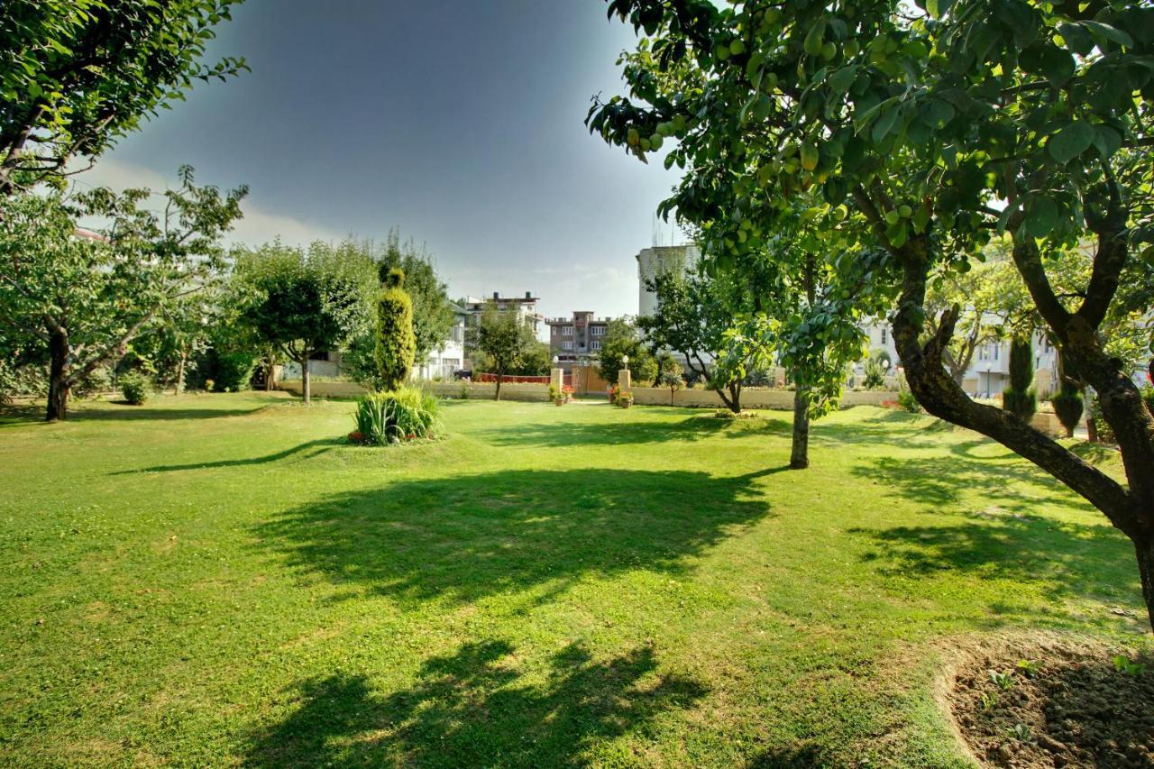 The Grand Mamta Hotel Srinagar (Jammu and Kashmir)
