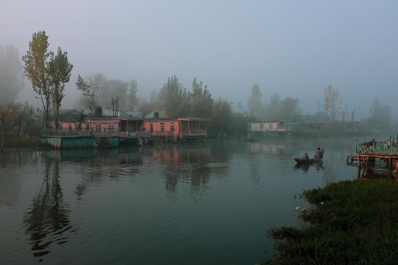 Omar Khayam Houseboat Retreat 3* Srinagar (Jammu and Kashmir)
