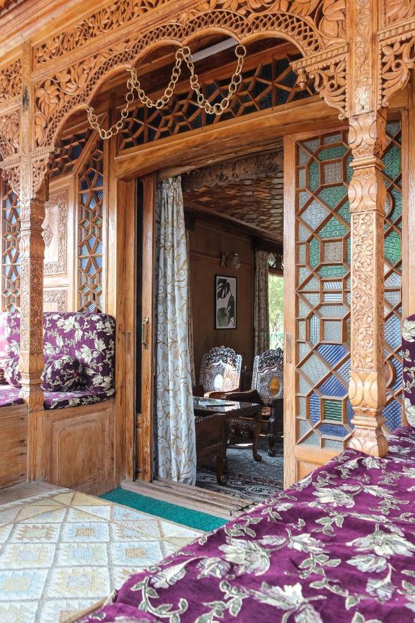 Bed & Breakfast Omar Khayam Houseboat Retreat