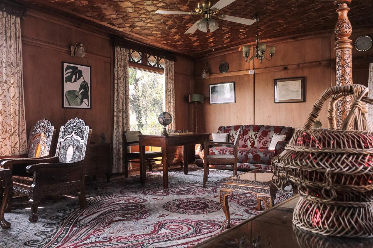 Omar Khayam Houseboat Retreat 3* Srinagar (Jammu and Kashmir)