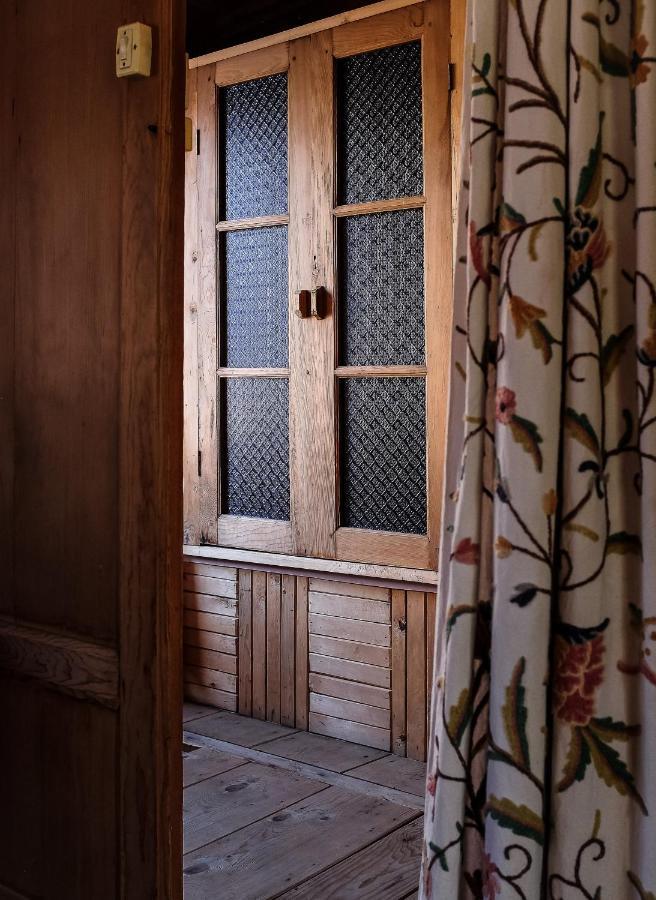 Bed & Breakfast Omar Khayam Houseboat Retreat 3*