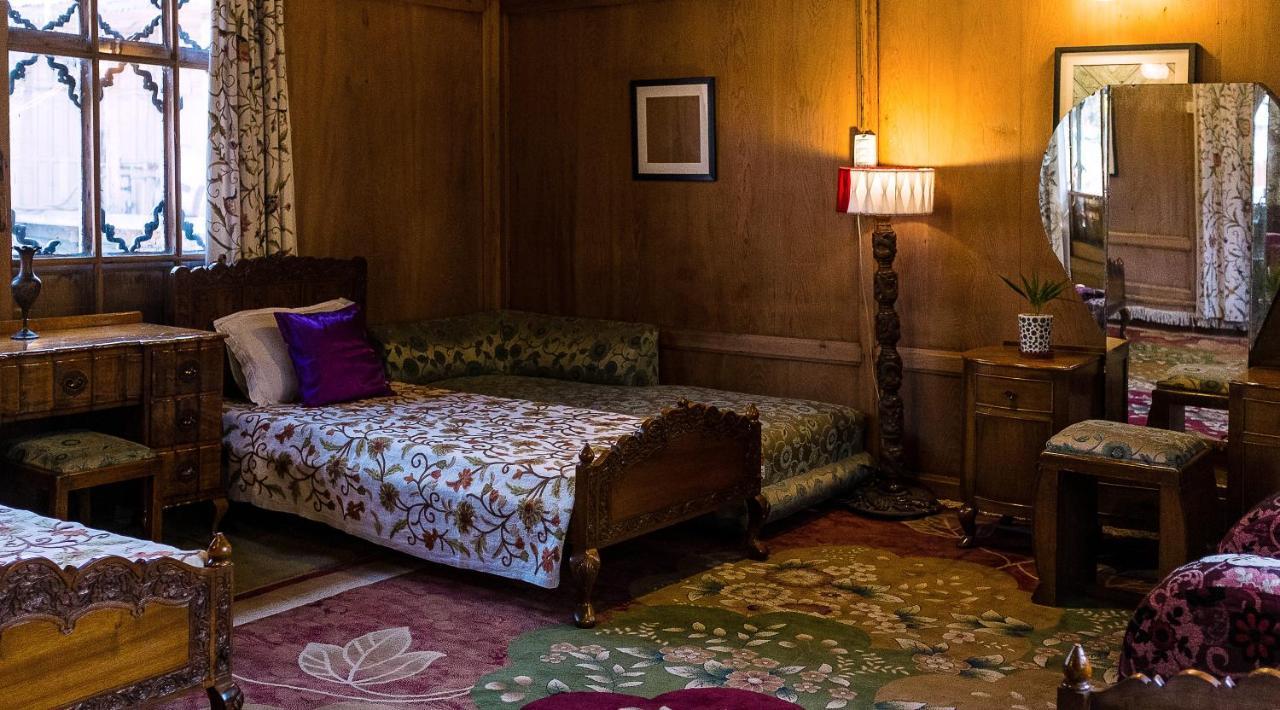 Bed & Breakfast Omar Khayam Houseboat Retreat Srinagar (Jammu and Kashmir)